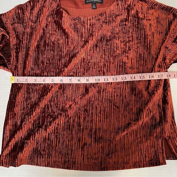 Banana Republic Crinkle Velvet Top | Size XS *top only* - Picture 10 of 11